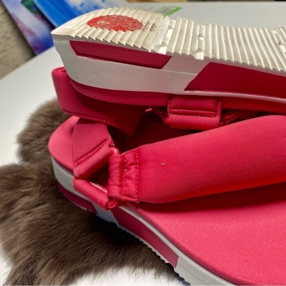 Fitflop Elsa Padded Back Strap Sandals in Hot Pink | 7 - Picture 7 of 9